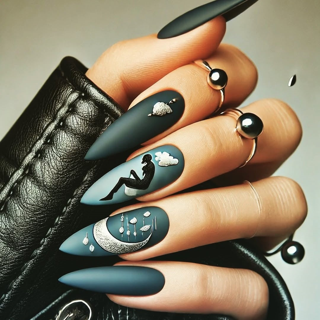 Artificial nails in moon and star design Bowlift