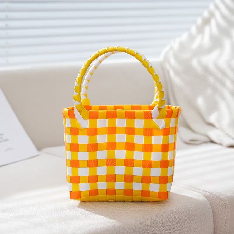 Handmade bag made of weather-resistant material Bowlift