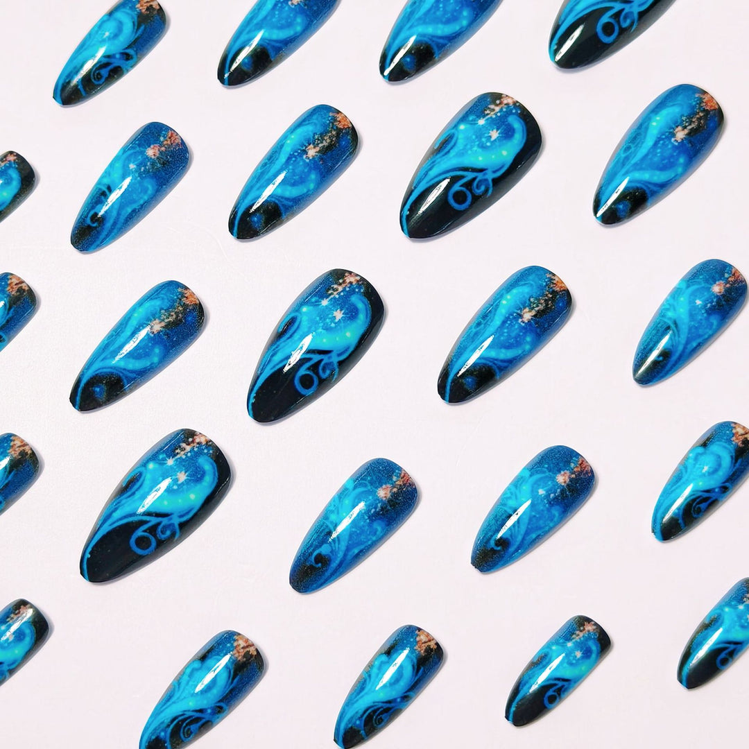 Glittering Nail Art Bowlift