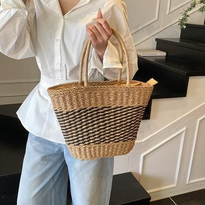 Handbag in the Elegant Wave Pattern Bowlift
