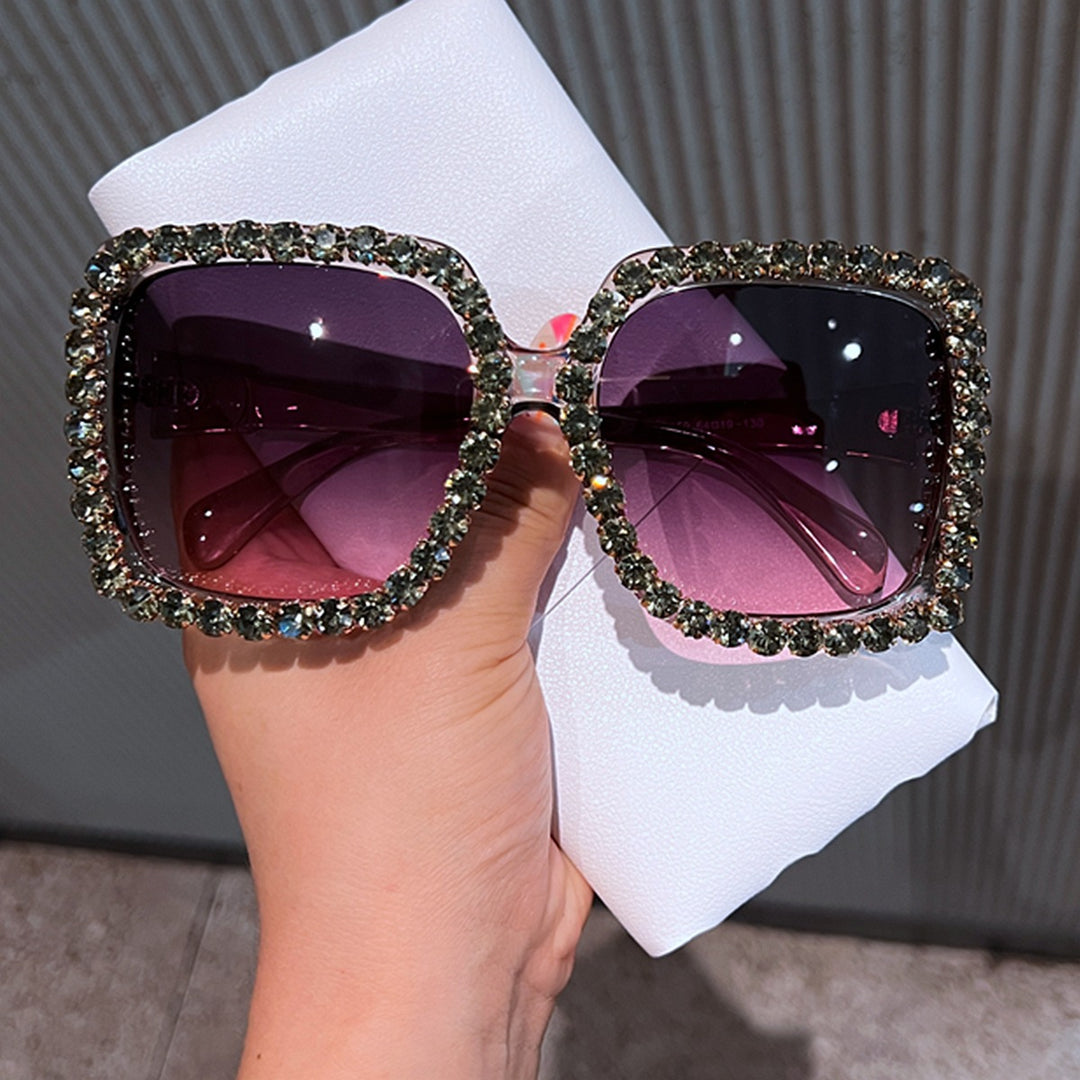 Women's glamorous Quadro sunglasses with rhinestone-adorned frame Bowlift