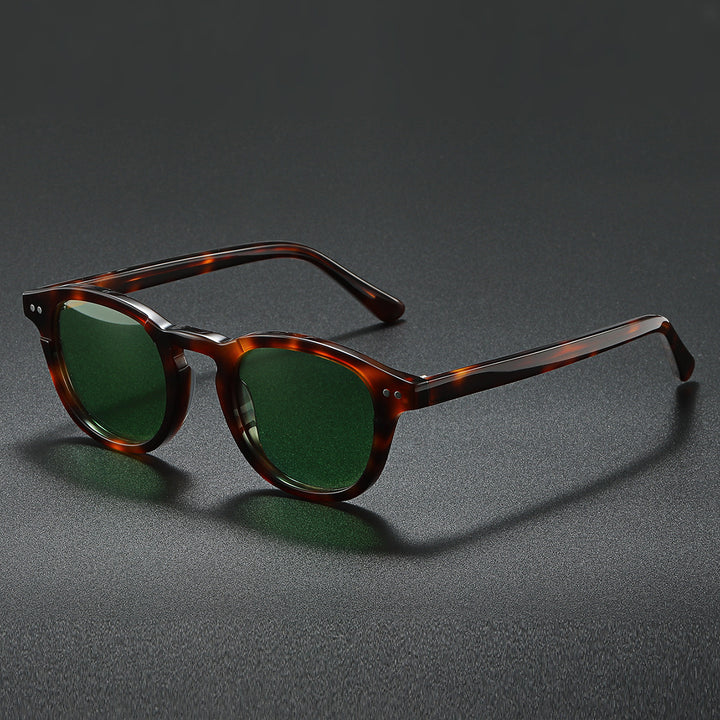 Women’s fashionable sunglasses in contemporary tortoiseshell design Bowlift