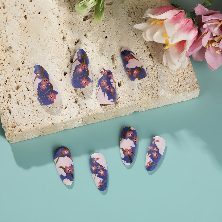 Artificial nails in floral design Bowlift