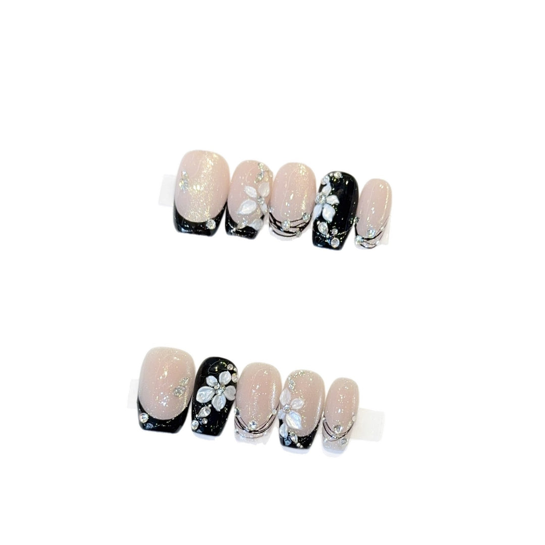 Exclusive artificial nails with floral accents and glitter coating Bowlift
