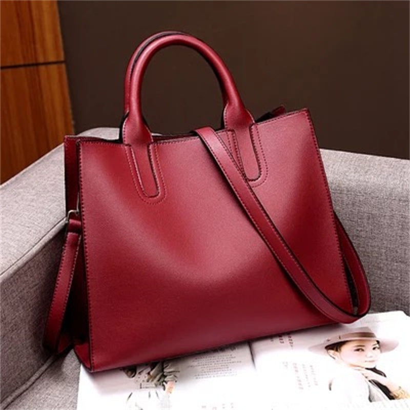 Elegant tote bag with practical inner pockets Bowlift