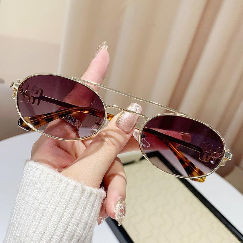 Women’s fashionable glasses with elegant metal frame and unique design Bowlift