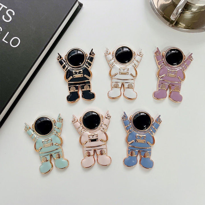 Astronaut Brooch Bowlift