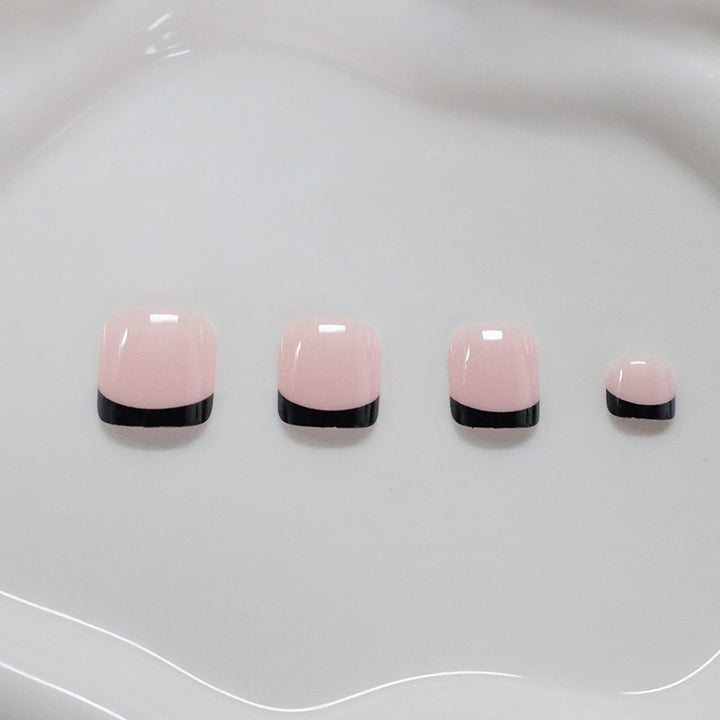 Chic French Tip Nail Art Bowlift