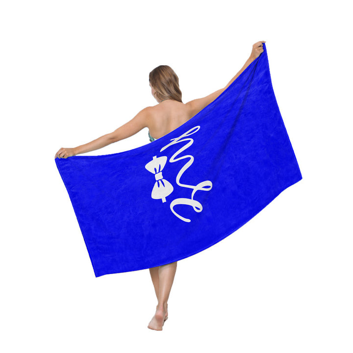 Beach towel with creative heart design Bowlift