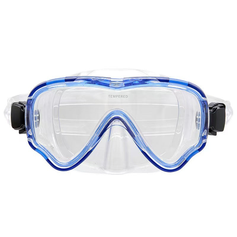 Diving mask with curved field of view and flexible silicone frame Bowlift
