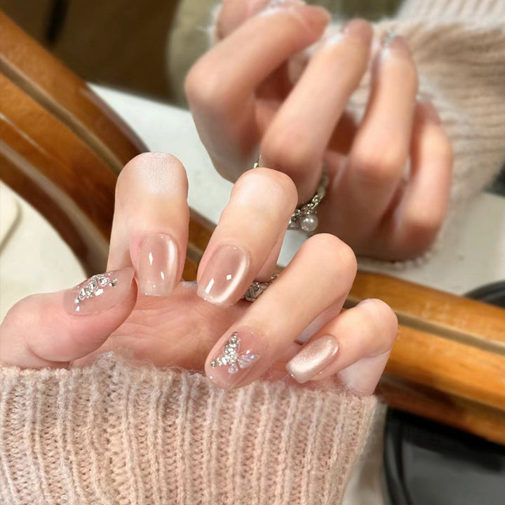 Elegant Nail Art Set with Floral Accents Bowlift