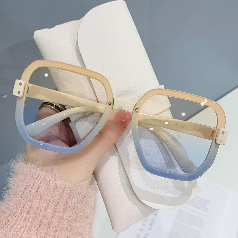 Women elegant oversized glasses Bowlift