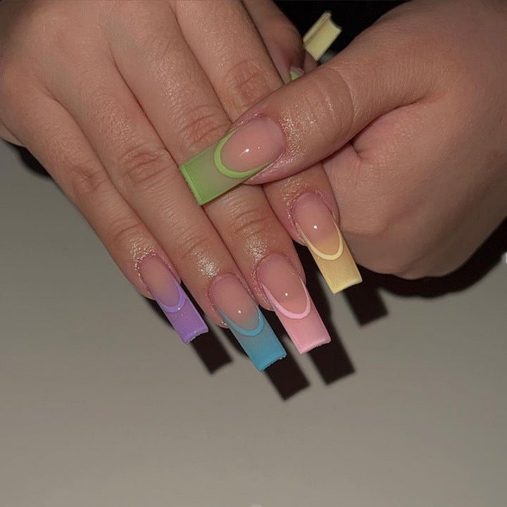 Artificial nail set with creative color gradients and elegant design Bowlift