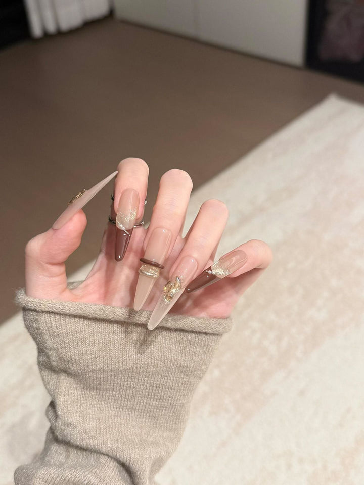 Artificial nails with sparkling accents Bowlift