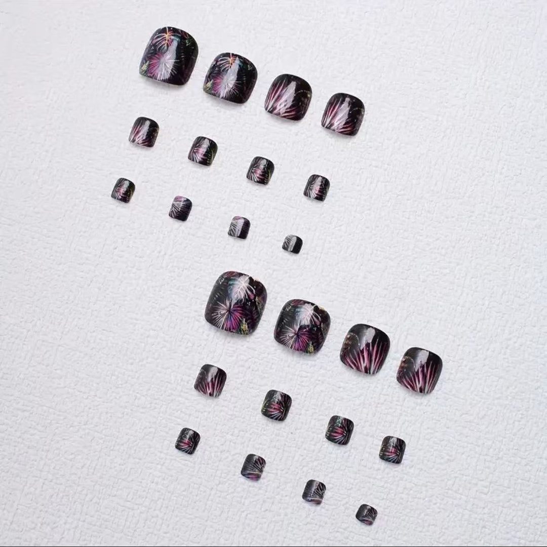 Nail art set with creative floral design Bowlift