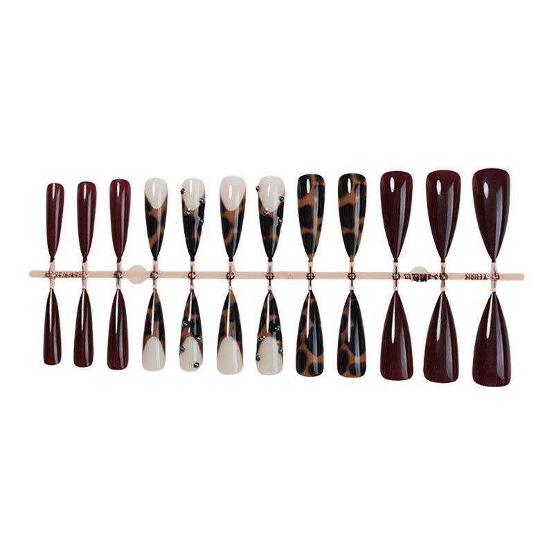 Artificial nail set with elegant leopard and burgundy design Bowlift