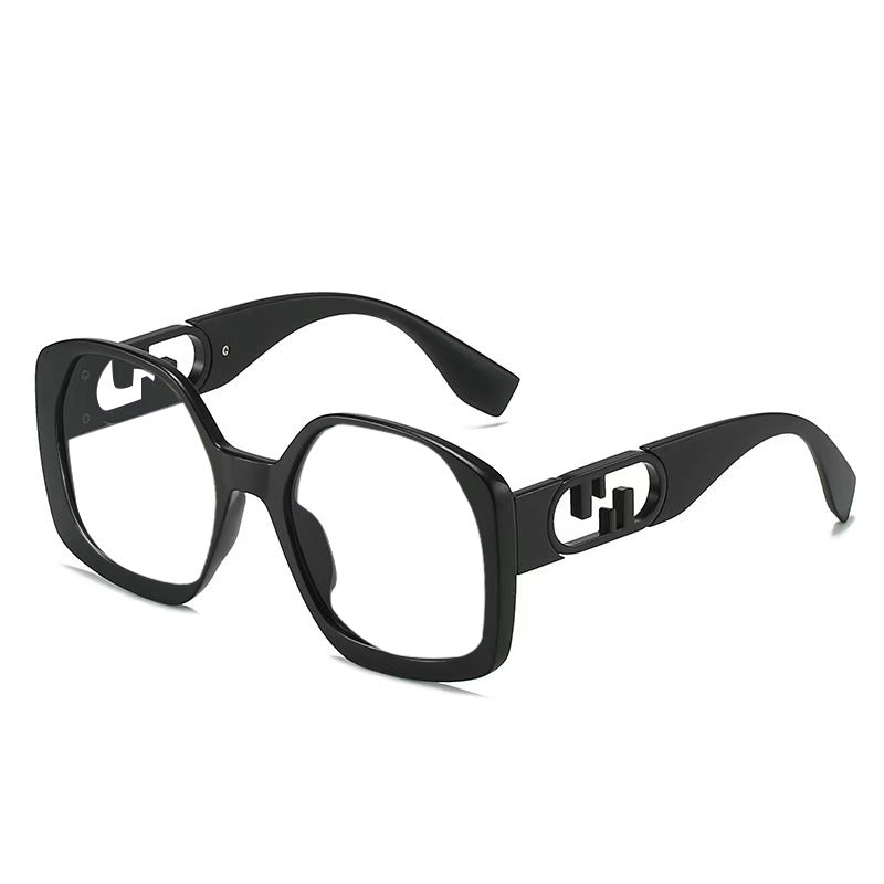 Women oversized sunglasses with extravagant geometric frame and elegant accents Bowlift