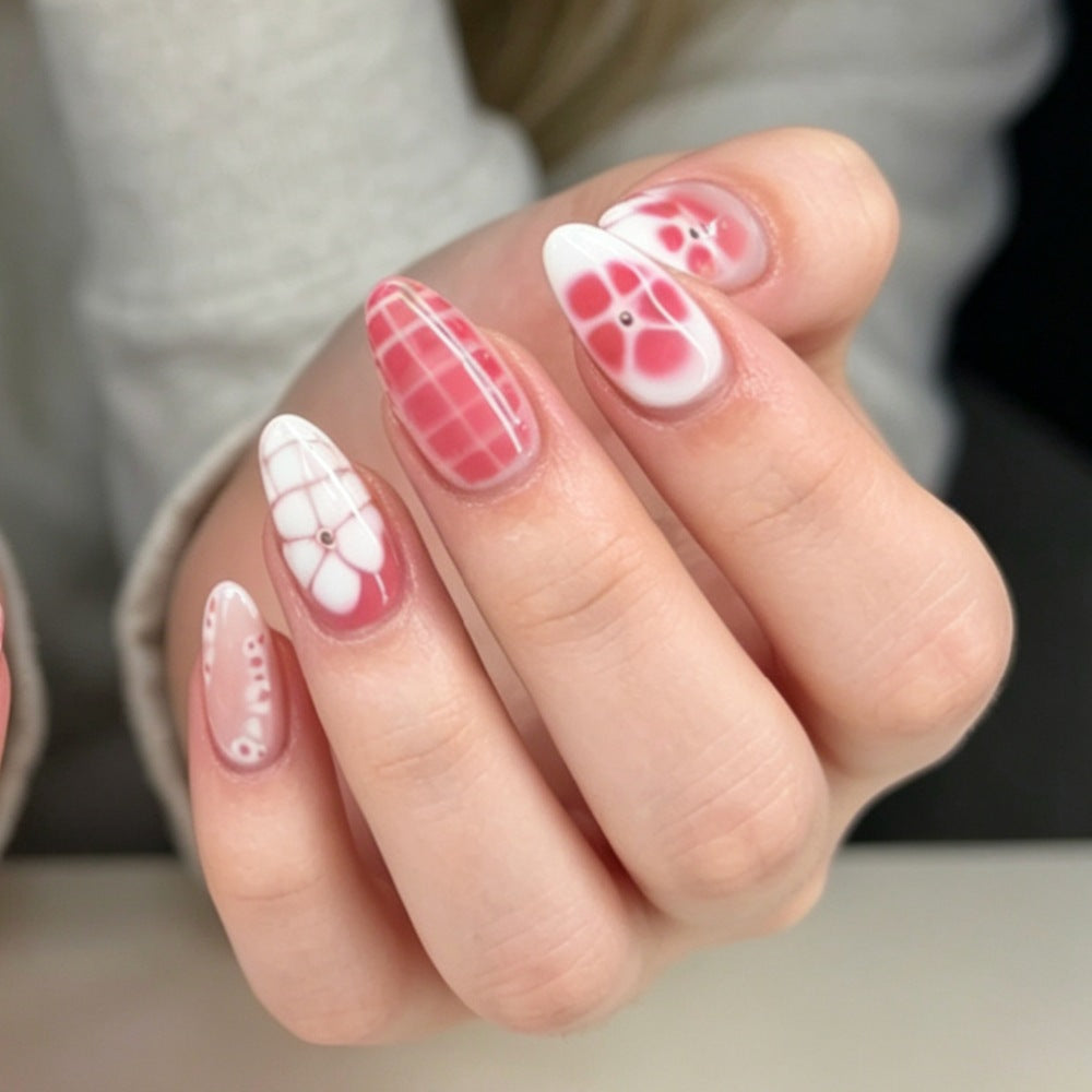 Artificial Nail Tips with Exciting Design and Elegant Accents Bowlift