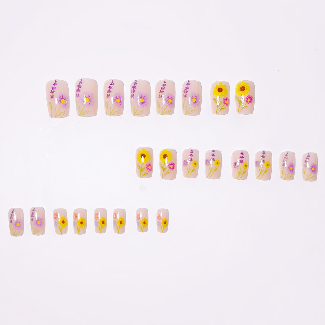 Glittering artificial nails with floral patterns Bowlift