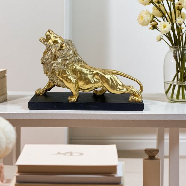 Decorative lion figure with golden details Bowlift
