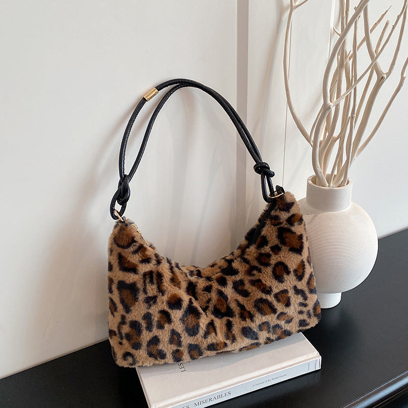 WoLuxurious Faux Fur Hobo Bag Bowlift