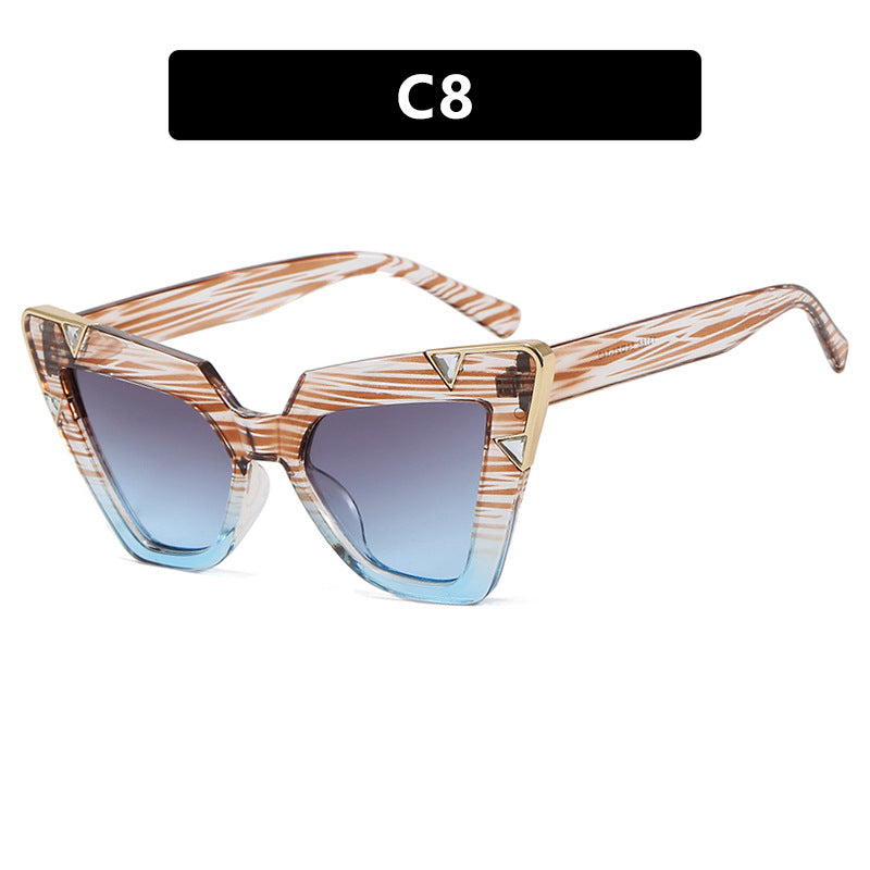 Women's Cat-Eye Sunglasses with Luxurious Design and Protective UV Filter Bowlift