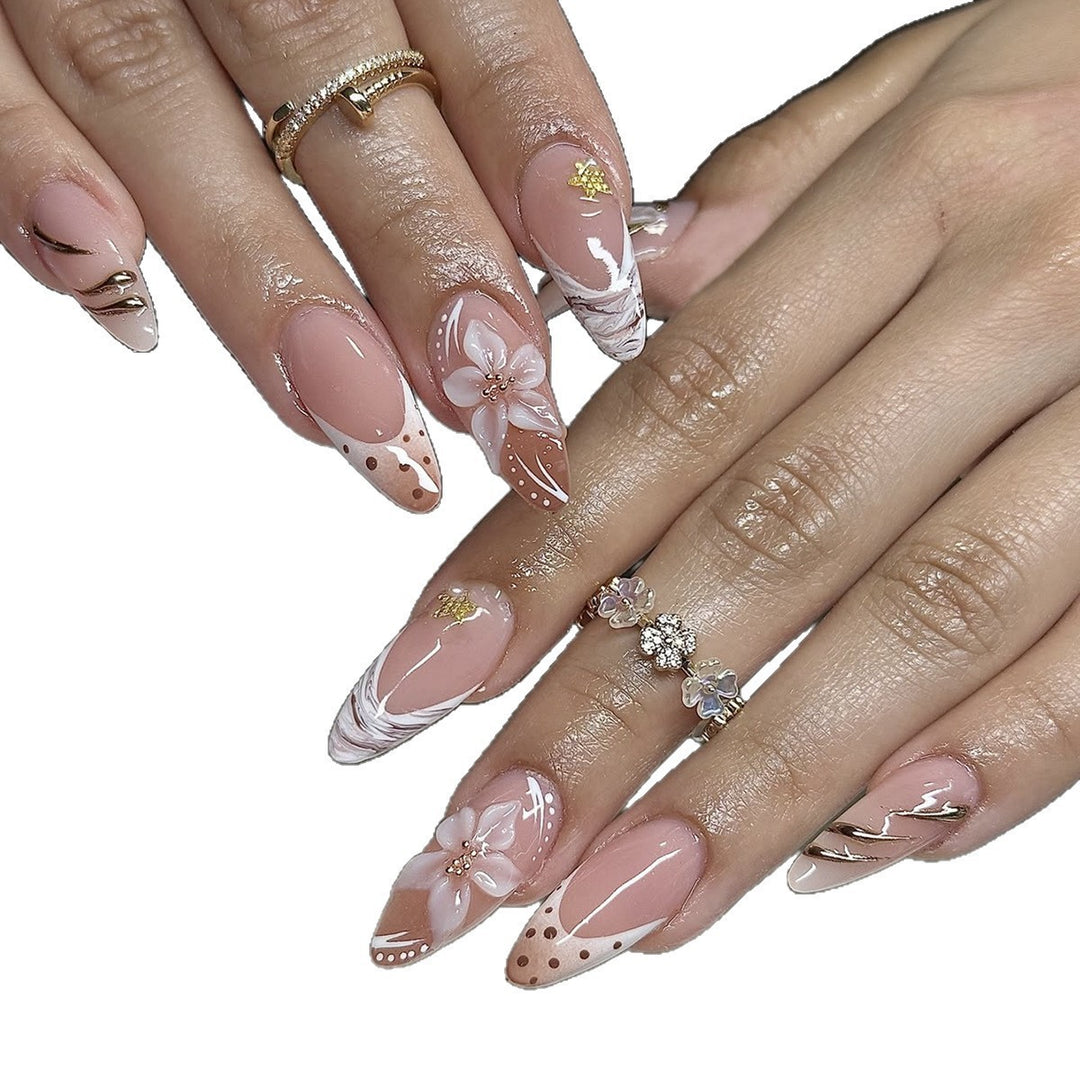 Artificial nail set with floral and elegant details Bowlift