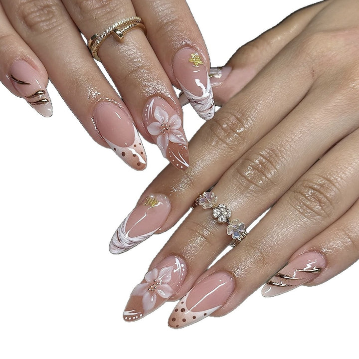 Artificial nail set with floral and elegant details Bowlift