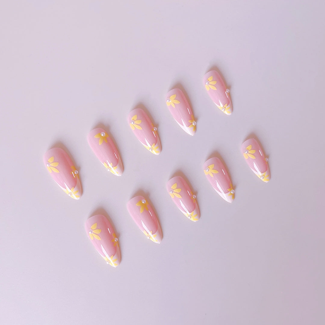 Artificial Nail Set with Floral Accents Bowlift