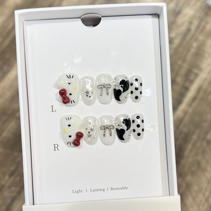 Decorative Floral Stiletto Press-On Nail Set Bowlift