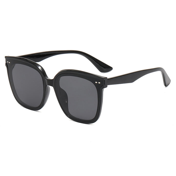 Ladies fashionable sunglasses with striking frame and UV protection Bowlift
