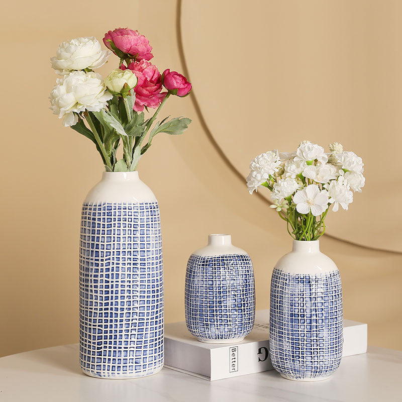 Stylish ceramic vase Bowlift