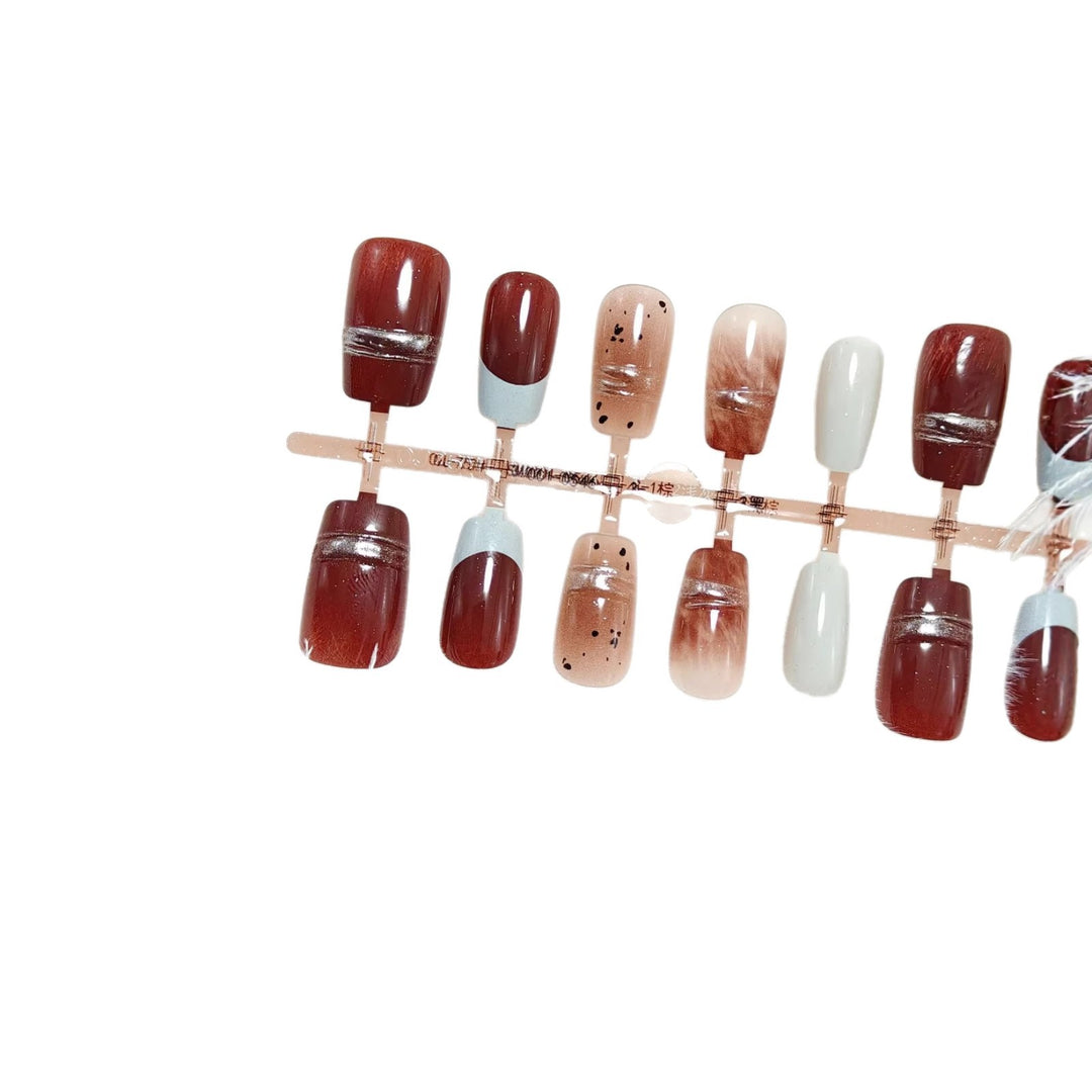 Glamorous artificial nails with elegant accents Bowlift