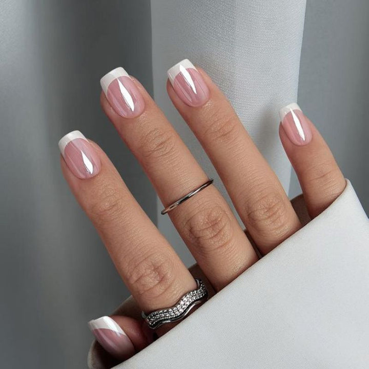 High-quality artificial nails with elegant French tips Bowlift