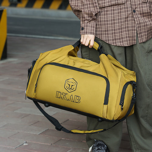 Sporty Duffel Bag with Expandable Compartments and Practical Carrying System Bowlift
