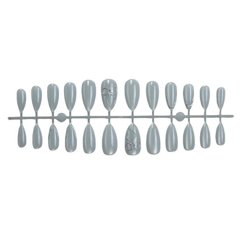 Nail art set with elegant silver accents Bowlift