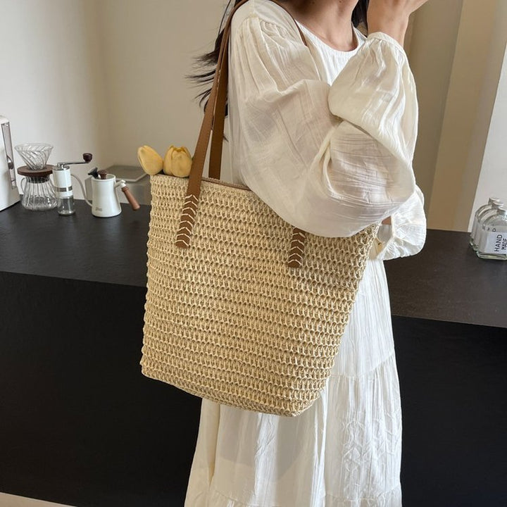 Modern and Versatile Shopper Bag Bowlift
