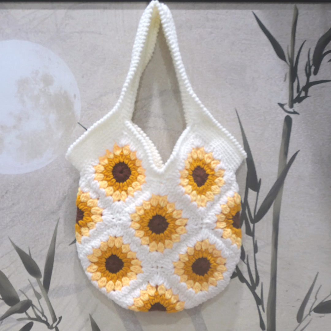 Handmade macrame bag with sunflower motif Bowlift