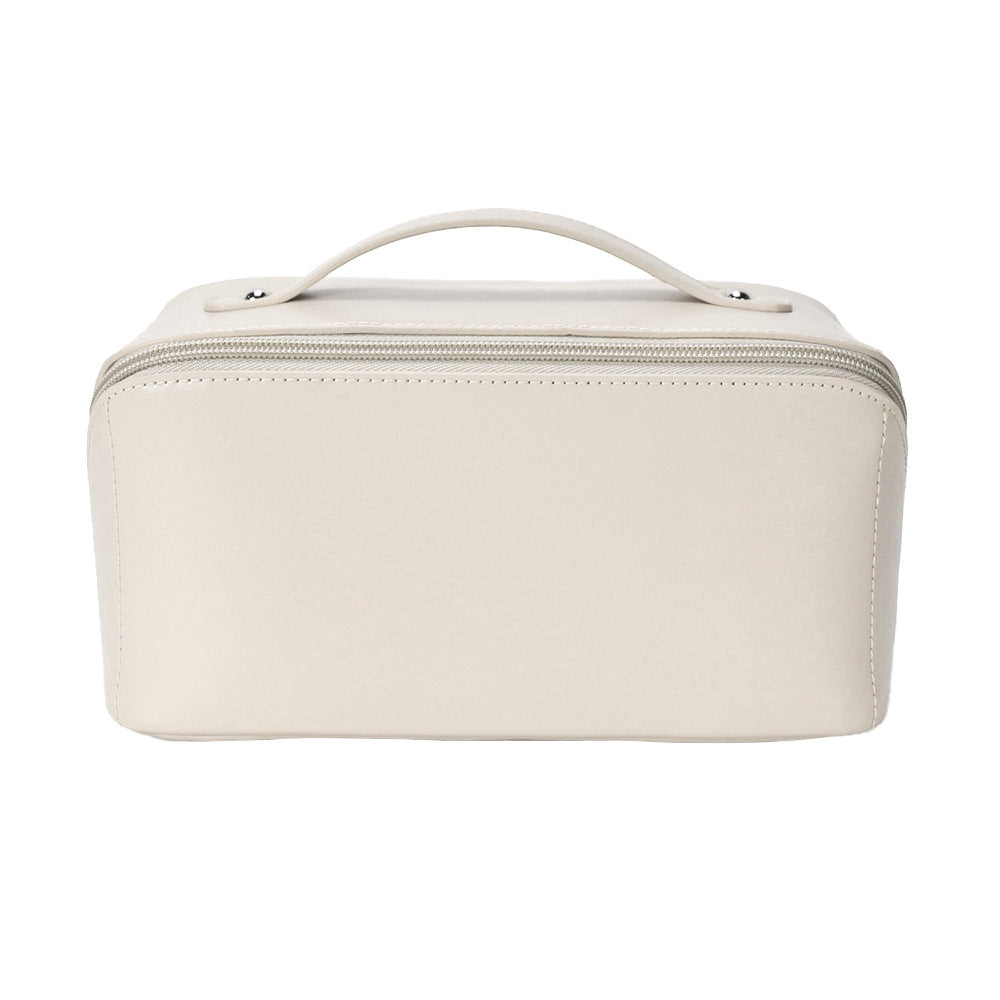 Cosmetic bag with elegant zipper Bowlift