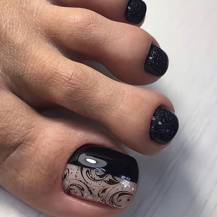 Artful toenail decoration with elegant gold accent Bowlift