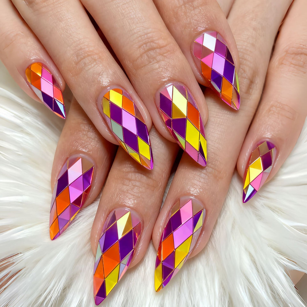 Eye-catching 3D art nails in crystal design Bowlift