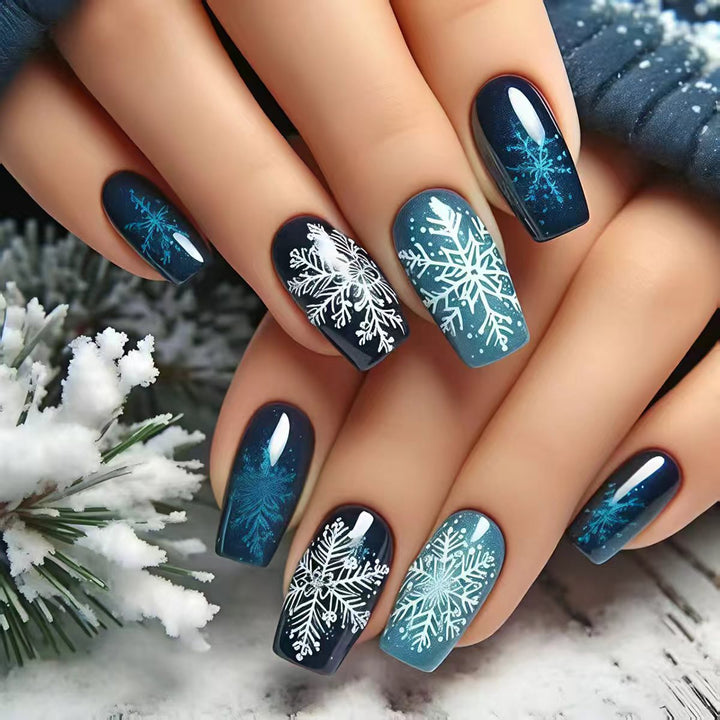 Creative Artificial Nails in Winter Snowflake Design Bowlift