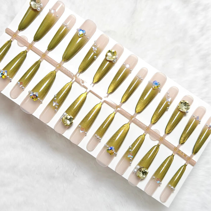 Artificial nails with elegant glitter accents Bowlift