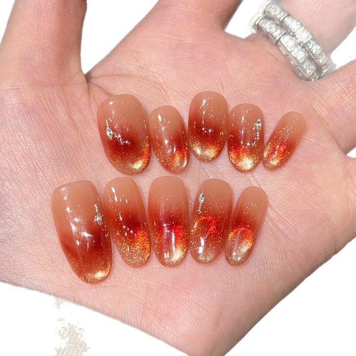 High-quality artificial nails with ombre effect Bowlift