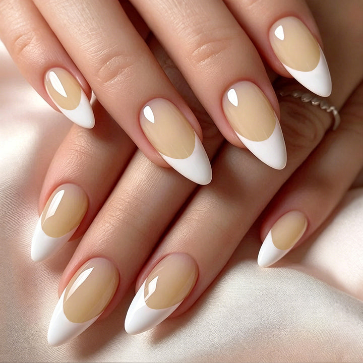 Stylish artificial nails with elegant tips Bowlift