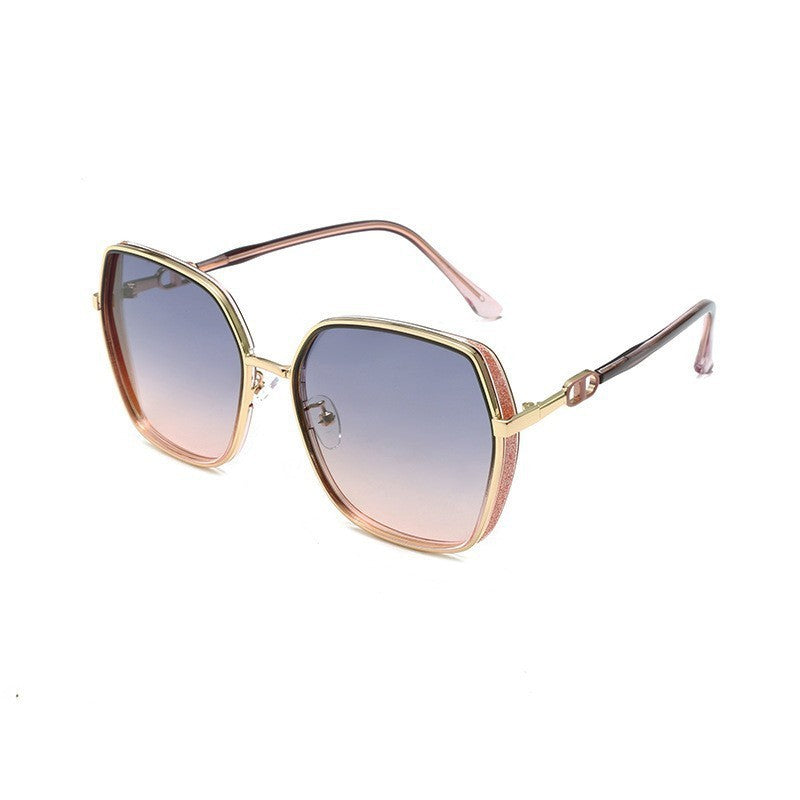 Oversized Retro-Inspired Geometric Sunglasses
