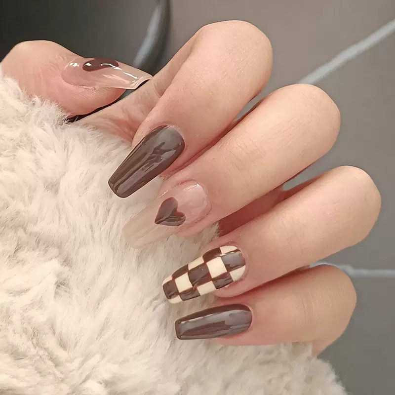 Artificiaal nail set with stylish and fashionable accents Bowlift