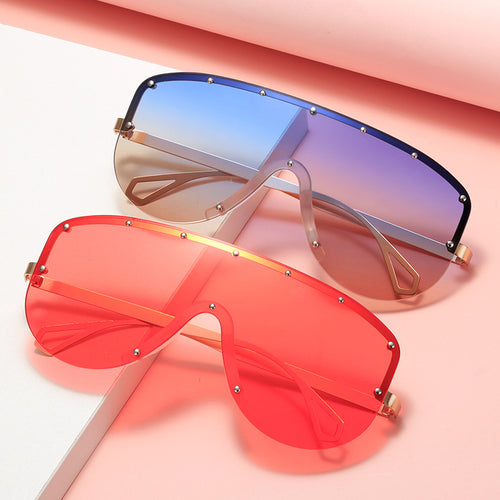 Women's Oversized Sunglasses with Modern Frame Bowlift