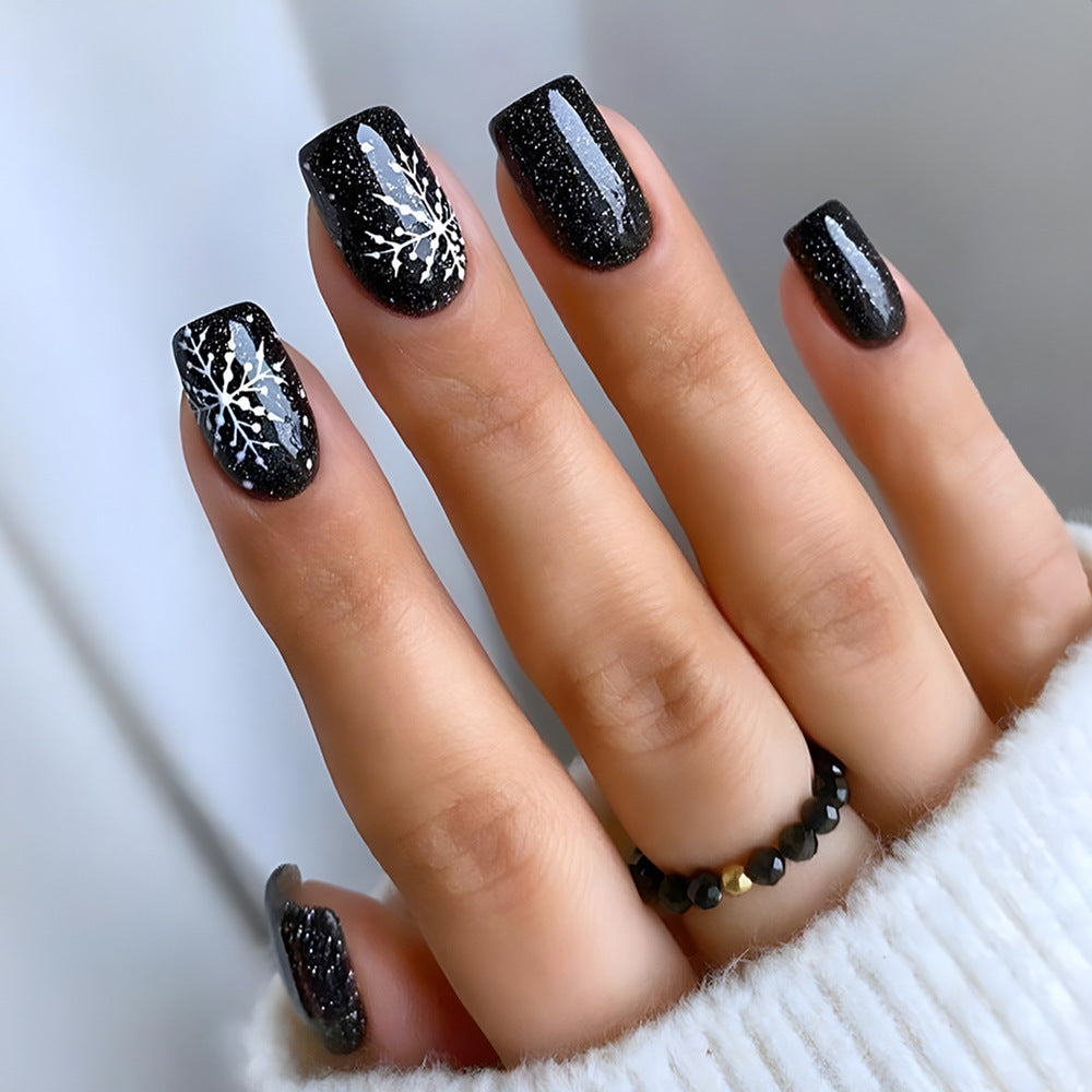 Artistic Winter-Themed Nail Art Bowlift