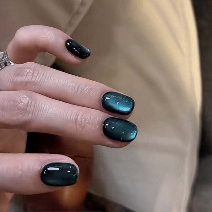 Glamorous Metallic Press-On Nails Bowlift